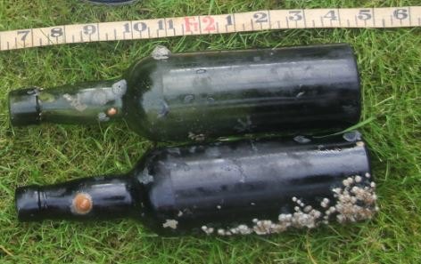 A resized image of MAS-D100129; Kent; Bottle; Image 2 of 2